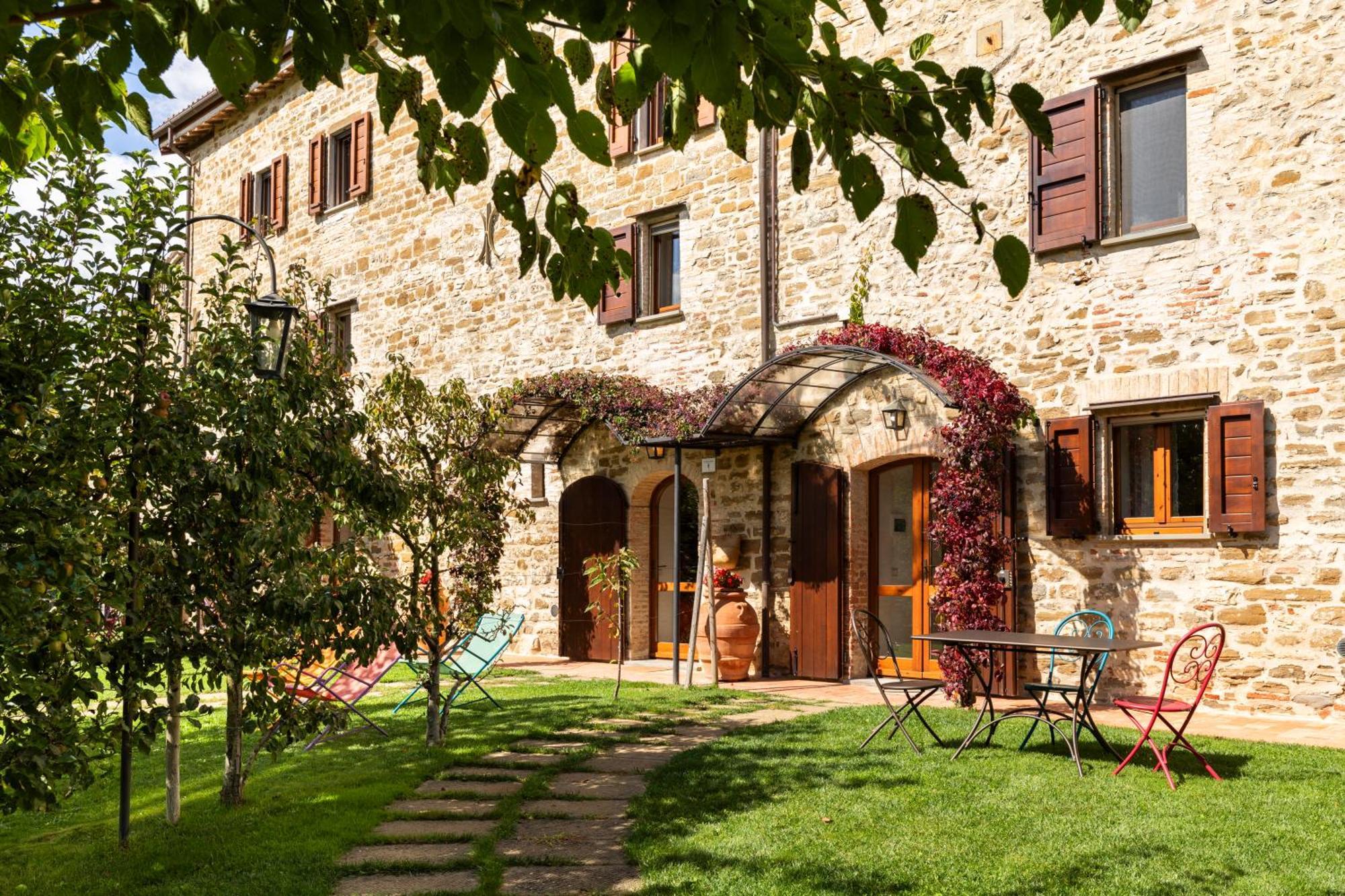 Agriturismo I Gelsi Di Santa Cristina Губбио Экстерьер фото
