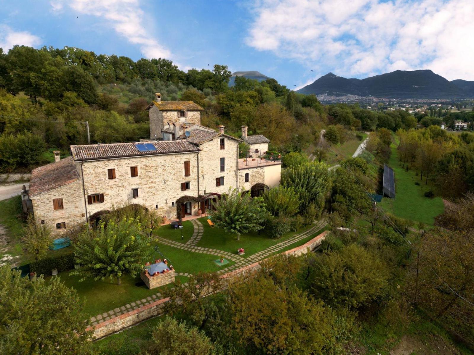 Agriturismo I Gelsi Di Santa Cristina Губбио Экстерьер фото